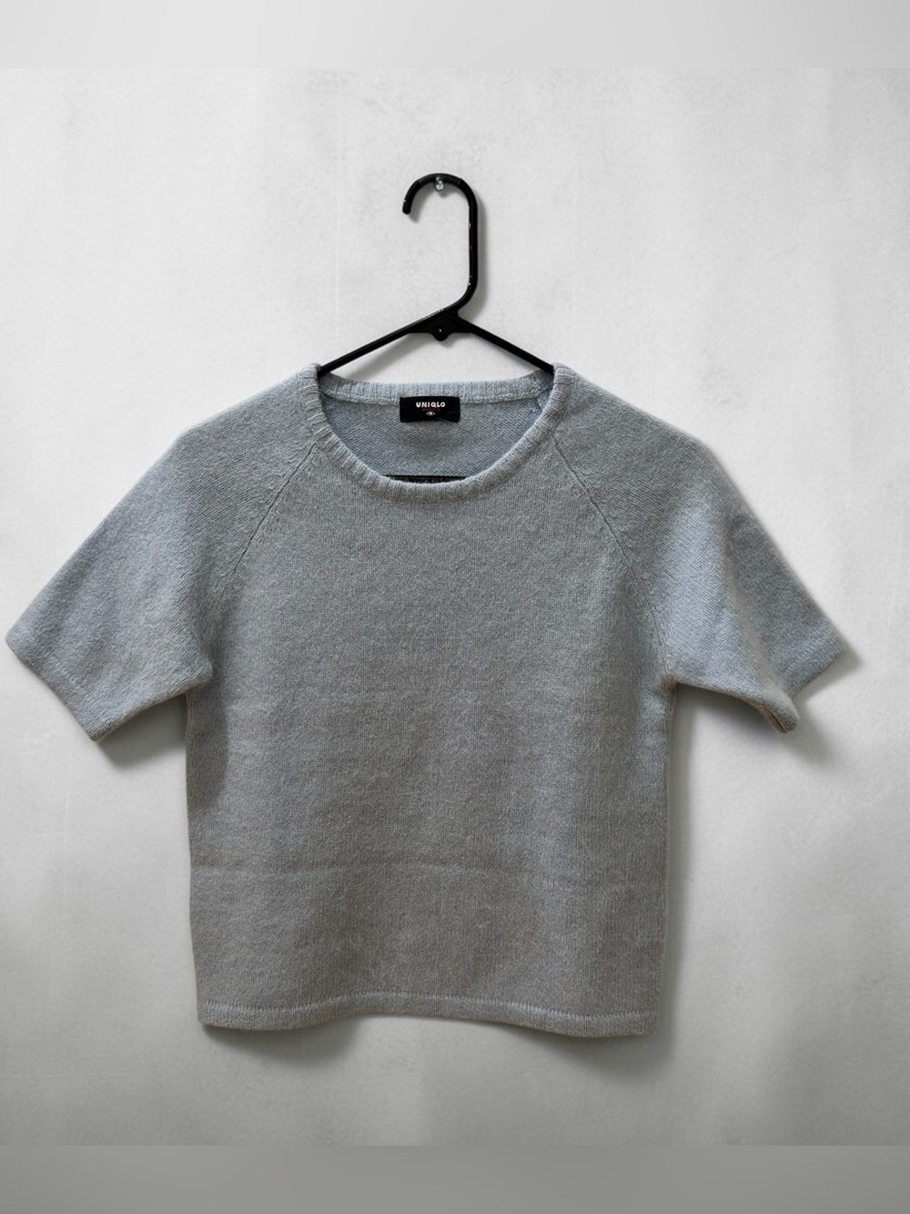 Uniqlo Soft Light Blue Short-Sleeve Crewneck Sweater. Japanese size M. (US S)